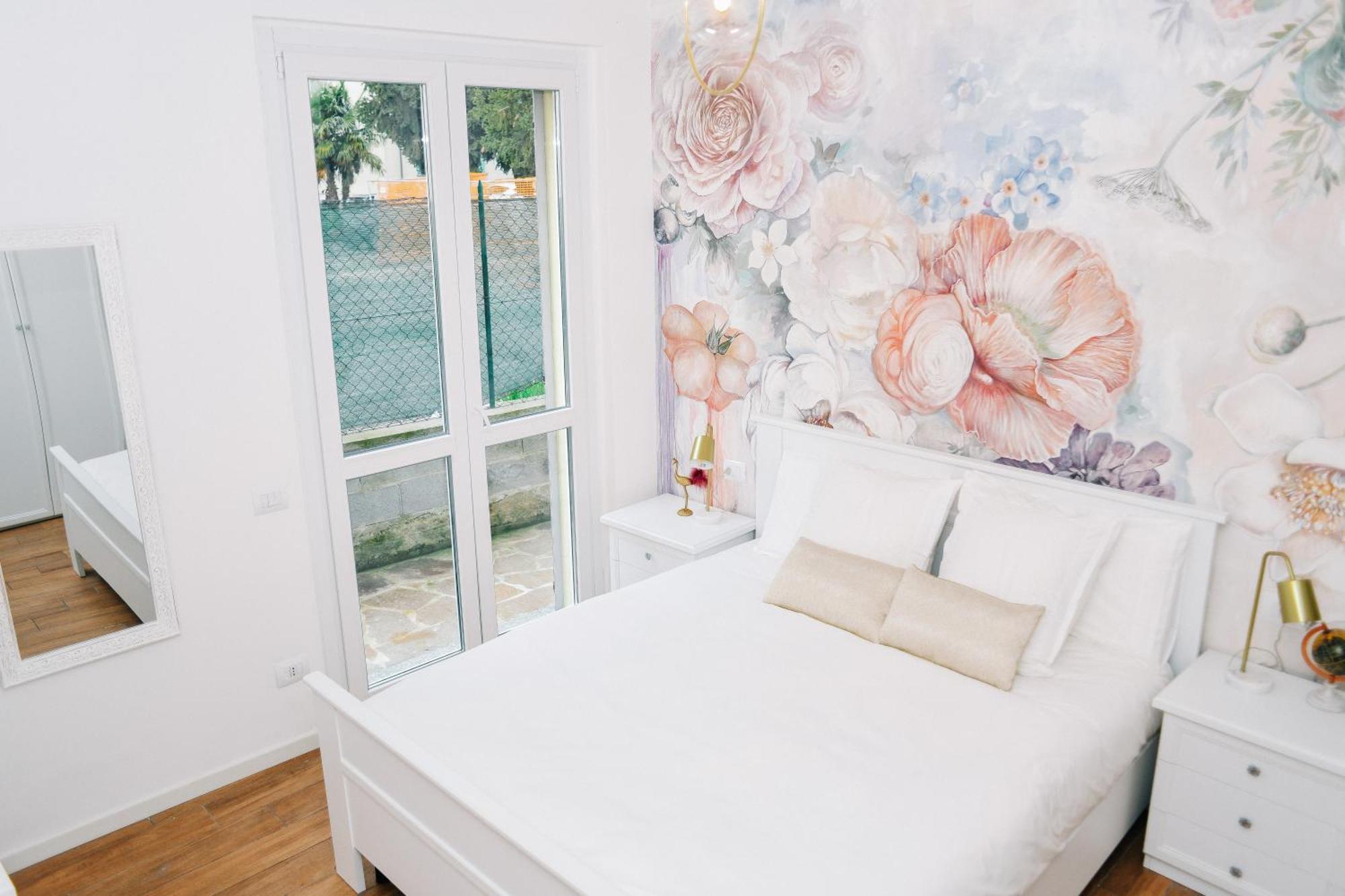 Lora Rose Suite ,Free Parking, Self Check In,2 Como Eksteriør billede
